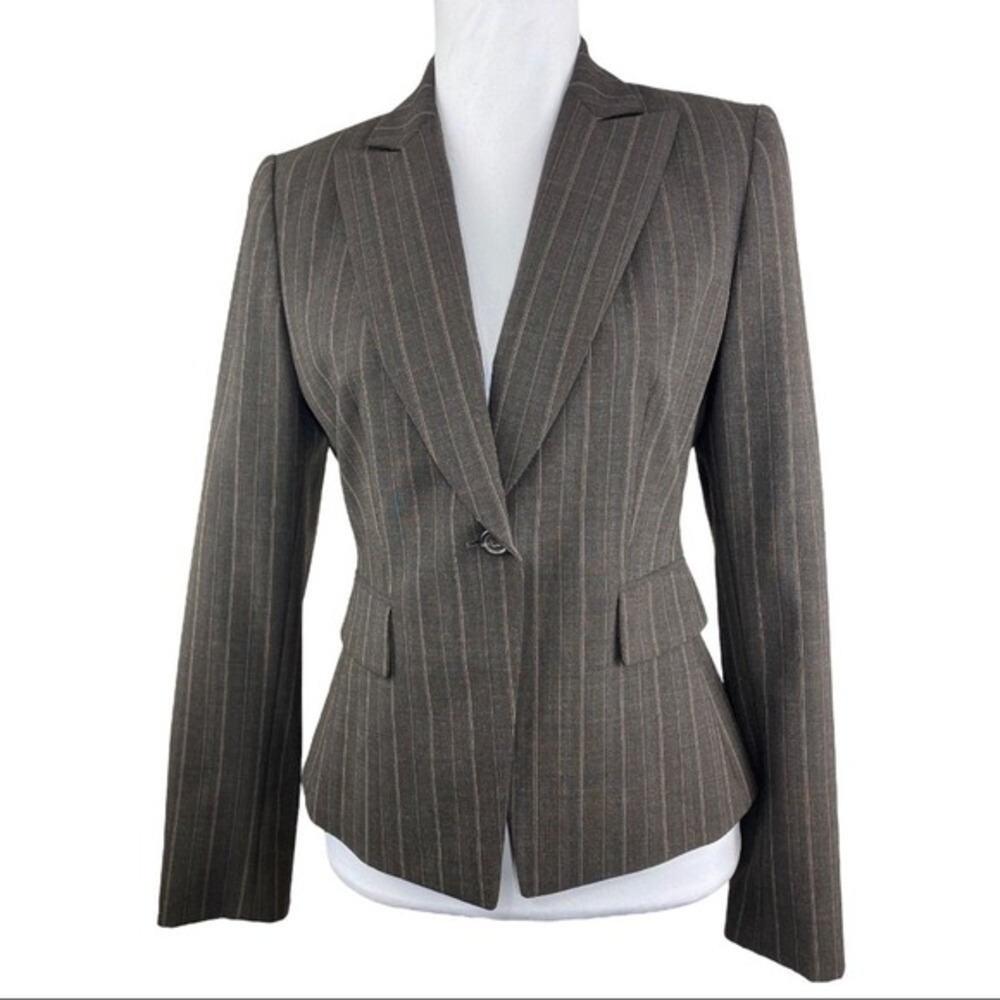 Tahari Arthur S Levine Womens Brown Pinstripe Single Button Blazer Jacket Size 4